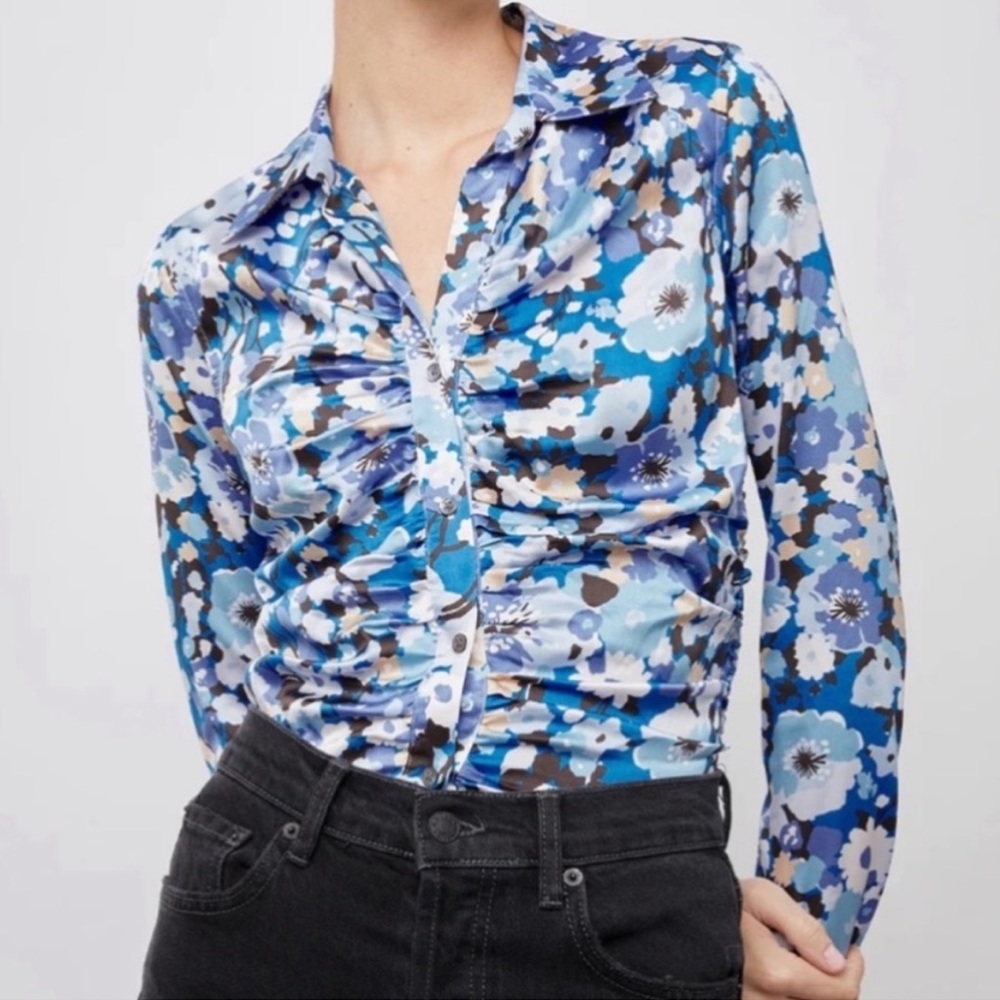 NWT Rails Lisa Blue Zinnia Print Ruched Button Front Blouse